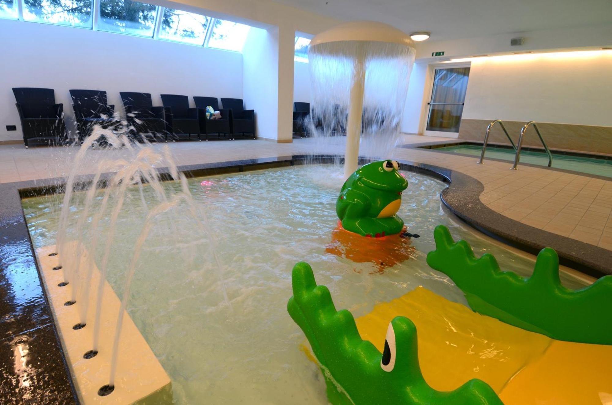 Resort Dolce Casa - Family & Spa Hotel 莫埃纳 外观 照片